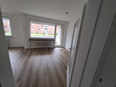 Geräumiges WG-Zimmer 24 m² mit Balkon in top renovierter WG