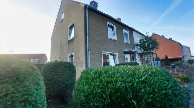 Idyllisches Zuhause mit Terrasse und Garten