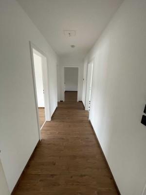 Renovierte helle 3-ZKB- Wohnung in einem gepflegten Zweifamilienhaus in Bi- Brackwede