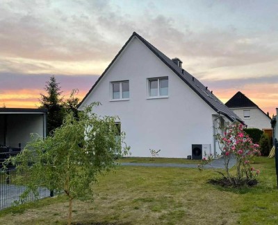 Gepflegte Doppelhaushälfte mit 3,5 Zimmern und Carport in Celle