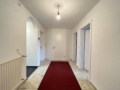 (5) Zimmer-Wohnung | Meiningen | teilweise renoviert | Balkon | Garagenplatz