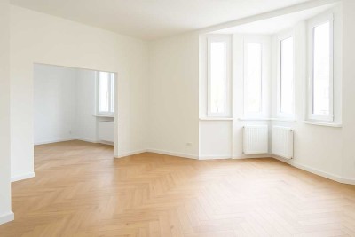 Traumhafte, frisch sanierte 2,5-Raum-Wohnung mit gehobener Innenausstattung und Balkon in Duisburg