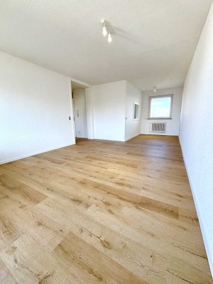 Helle modernisierte 2-Zimmer-Wohnung mit Loggia und Stellplatz in Bielefeld-Sieker