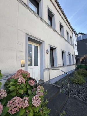 Helle 3-Zimmer Erdgeschosswohnung mit Balkon in Overath-Untereschbach