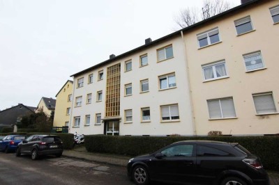 3 Raum Wohnung mit Balkon frisch renoviert