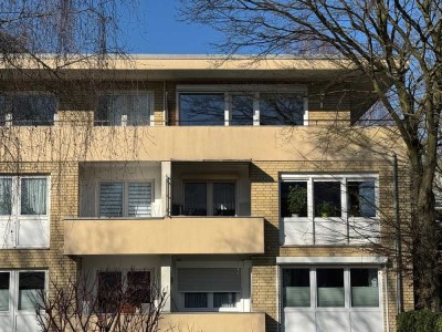 Stilvolle 2-Zimmer Eck-Penthouse-Wohnung in Bergisch Gladbach-Frankenforst