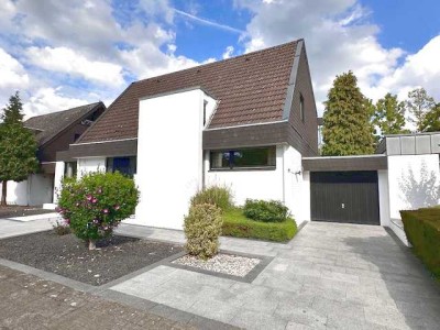 Architektenhaus der 70er Jahre mit Traumgrundstück in top Lage von Herrenshoff!