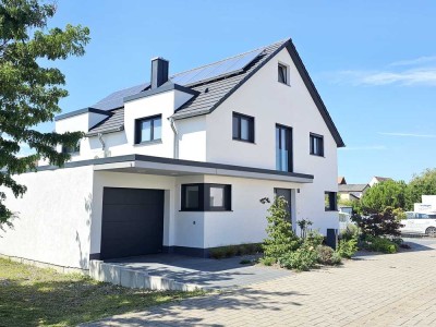 Mehr als ein Haus - Ein Zuhause: Geräumiges Anwesen in Römerberg