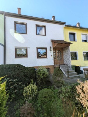 Einziehen, Wohlfühlen, Zuhause sein: Top gepflegtes Raum- und Flächenwunder in ruhiger Lage!