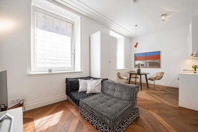 Lichterfülltes Altbau-Apartment mit hochwertiger Ausstattung in beliebter Lage
