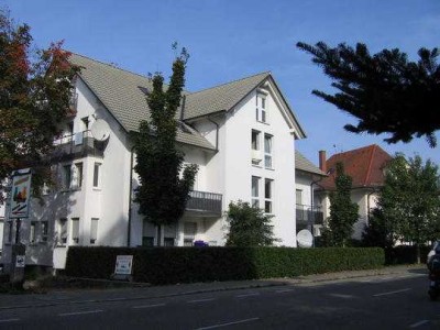 Gut gelegene 3-Zimmer-Wohnung mit Balkon und EBK in Achern