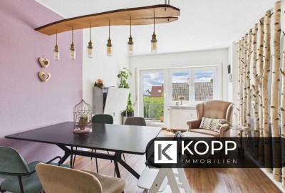 Charmante 2,5-Zimmer-DG-Wohnung mit Balkon, ausgebautem Dachboden & 2 Stellplätzen