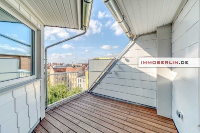 IMMOBERLIN.DE - Schöne komfortable & ruhige Dachgeschosswohnung mit Terrasse im Sprengelkiez