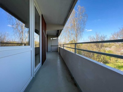 Großzügige 2 -Zimmer-Wohnung mit Balkon in München-Altperlach