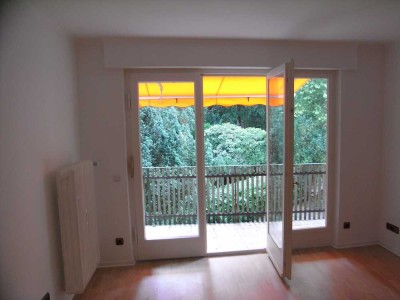 BAD schöne, helle 3,5 Zimmer Wohnung  -frei-