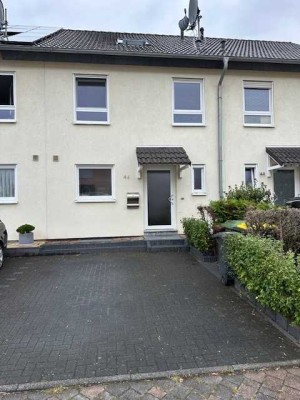Gepflegtes neuwertiges Reihenhaus in guter Lage von Lülsdorf