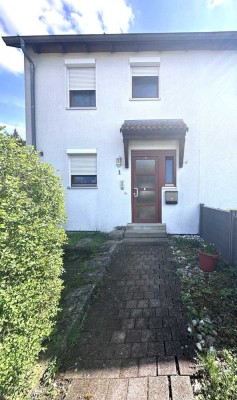 Haus mit Garten und Garage