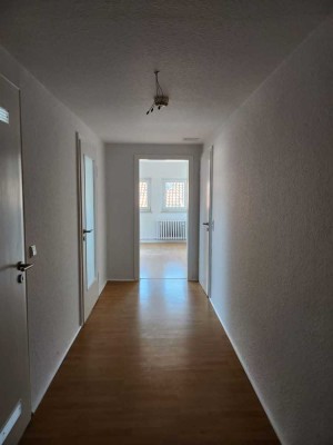 2 Zi. Wohnung, gute Aufteilung,  zu sofort frei