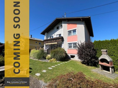 COMING SOON! Großzügiges leistbares Wohnhaus mit 3 Wohnungen, Traumgarten, Gartenhütte, Doppelgarage und vielen Parkplätzen Tuffeltsham in Redlham