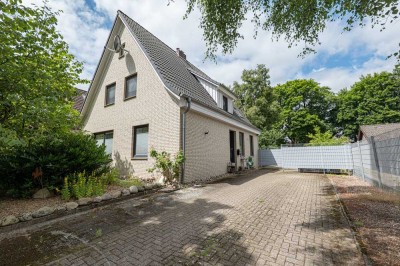 Reserviert - Stilvoll. Modern. Besonders. Traumhaus mit großem Grundstück in Bremervörde!