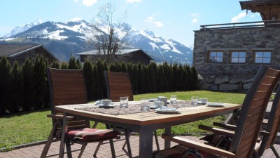 Traumhafte 4-Schlafzimmer Wohnung mit touristischer Vermietungsgenehmigung mit Panorama Bergblick, Pool und sonnigem Garten, ohne Betreibervertrag nahe Kaprun