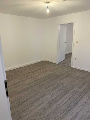 Schöne neue renovierte 1-Zimmerwohnung in der Siedlung