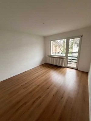 Helle 2-Zimmer-Wohnung mit Balkon in Duisburg