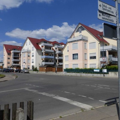 Schöne 2-ZKB-Wohnung im 1. OG mit Balkon in Mering