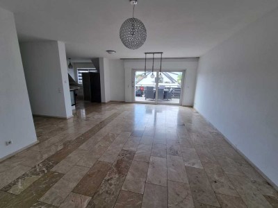 Großzügige 5-Zimmer-Maisonette-Wohnung mit Terrasse – ideal auch für WG
