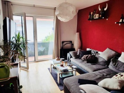 ** Schöne Wohnung + BALKON + Küche **
