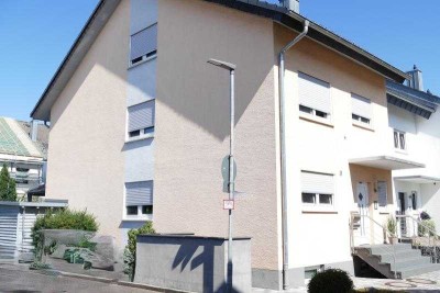 Großes Reihenendhaus in neuwertigem Zustand und ruhiger Lage