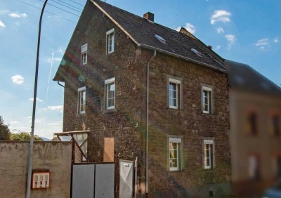 Einfamilienhaus mit Potenzial und tollem Grundstück!