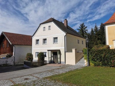 Historisches Wohnhaus m. Scheune u. kleinem Garten in dörflicher Wohnlage b. Landau/Isar!
