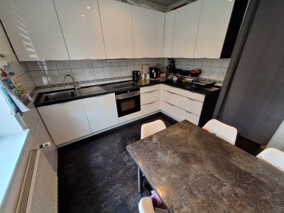 730 € - 92 m² - 4.0 Zi.