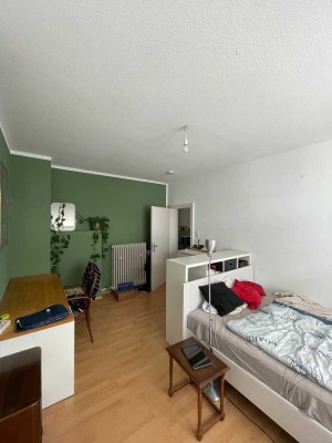 ** Studenten aufgepasst !!! - 4-Zimmer - perfekt für 3er- WG geeignet ! **