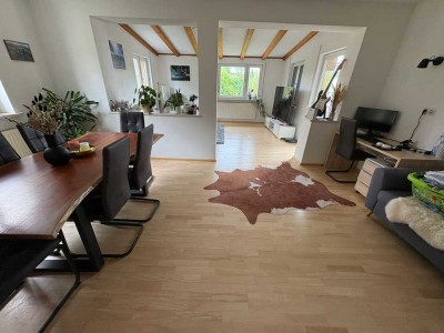Helle 4-Raum-Wohnung mit Balkon und EBK in Lindenberg