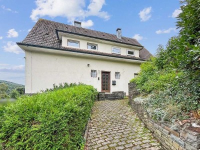 Zweifamilienhaus mit großer Weide zum Kernsanieren in Gummersbach-Niederseßmar