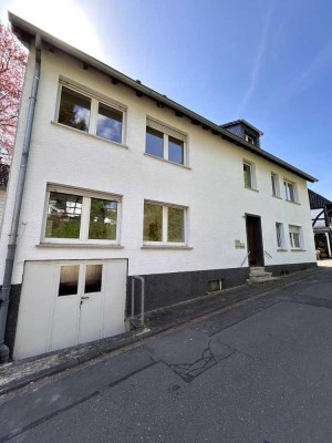 Fünf-Familienhaus mit großem Potenzial +++PROVISIONSFREI+++