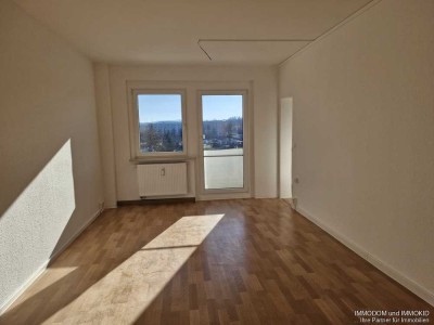 3-Raum-Wohnung mit LOGGIA zu vermieten!