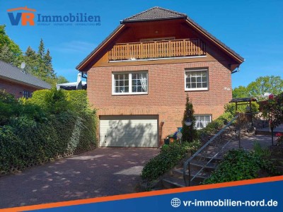 Schmuckes Einfamilienhaus mit Balkon, Garage und Garten im Luftkurort Burg (Dithmarschen)