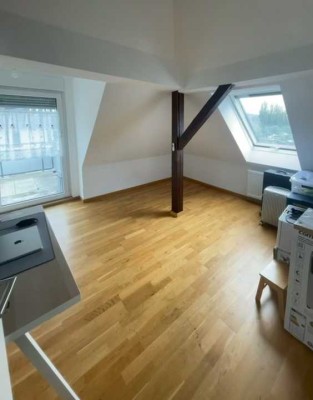 Gemütliche 2.5-Zimmer-Wohnung mit großem Südbalkon am Waldrand