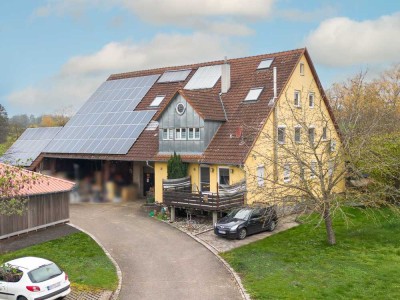 Geräumiges Wohnhaus mit Scheune und großem Grundstück