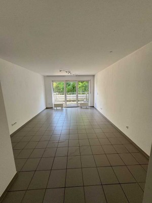 Helle 2-Zimmer-Wohnung mit Balkon in Leverkusen-Wiesdorf