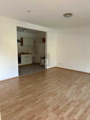 LÄNDLICHE OASE IN RUHIGER LAGE FÜR PAARE + SINGLES