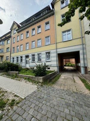 Voll vermietetes Mehrfamilienhaus // 8 Wohneinheiten, Balkon u. STP