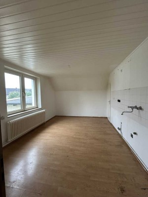 Helle 2-Zimmer-Dachgeschosswohnung in ruhiger Lage – 1 Monatsmiete frei!