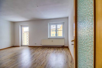 Große Luxus Wohnung in der 2. Etage - 104m²