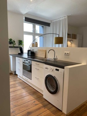 Erstbezug nach Sanierung mit EBK: Geschmackvolle 1-Zimmer-Wohnung mit lux. Innenausstattung