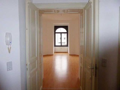 Sie suchen das Besondere?... Hier ist eine tolle 1-Raum mit Altbaucharme