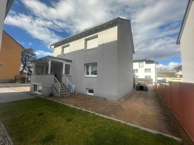 Modernes Wohnen im Zweifamilienhaus Komfort & Gemeinschaft vereint